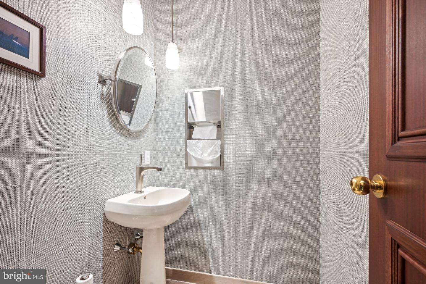 1710-12 Locust St Property Photo 83