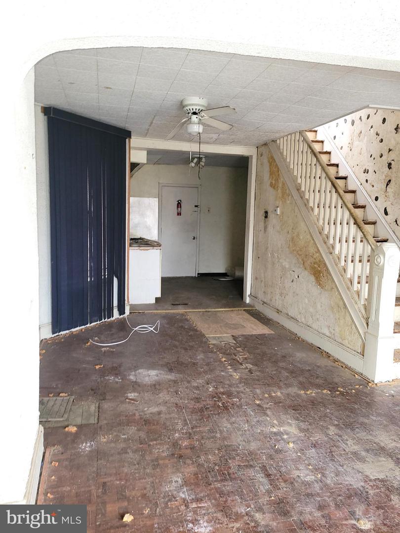 5314 Glenmore Ave Property Photo 6