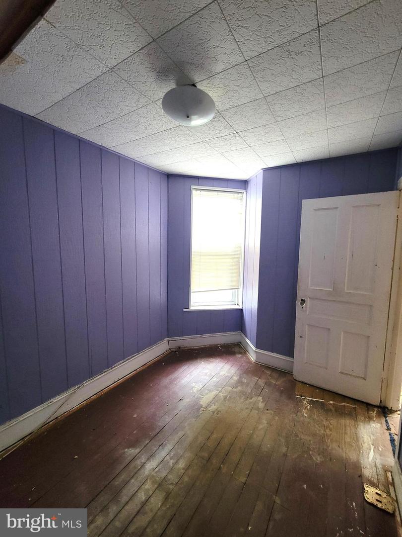 5314 Glenmore Ave Property Photo 18