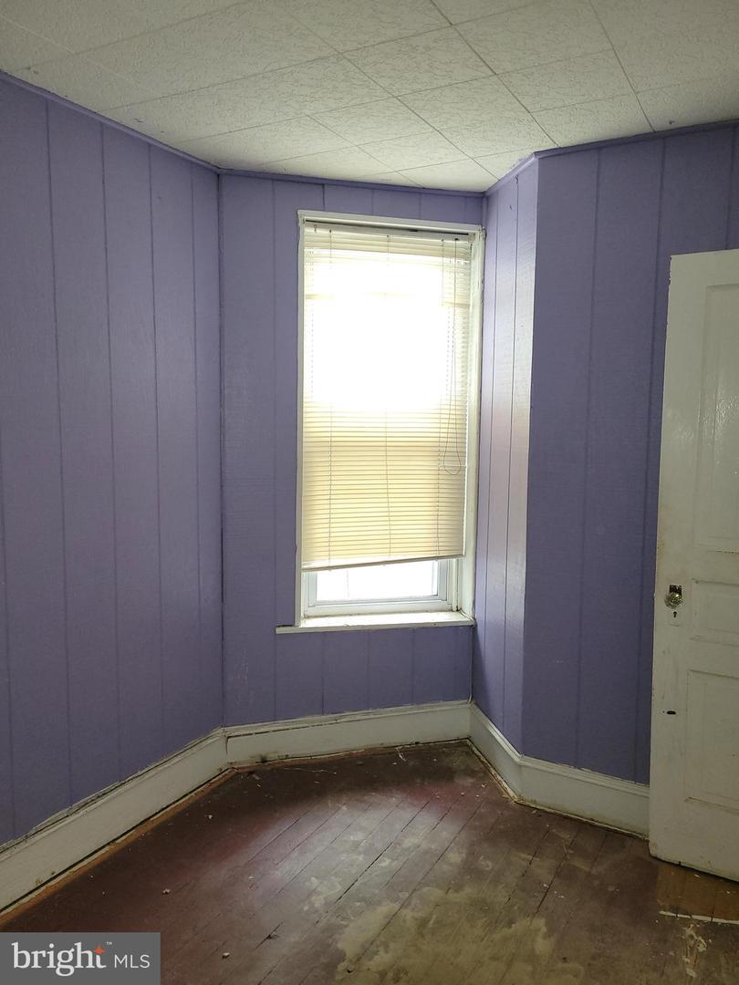 5314 Glenmore Ave Property Photo 19