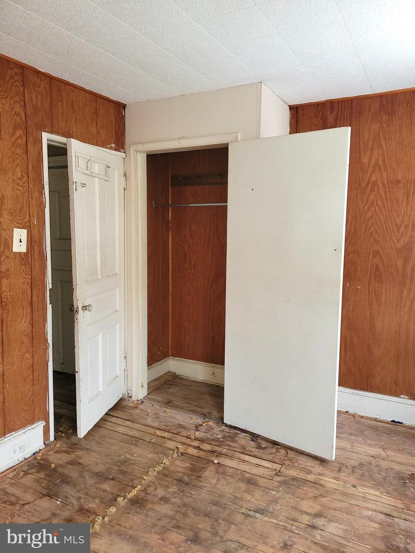 5314 Glenmore Ave Property Photo 21