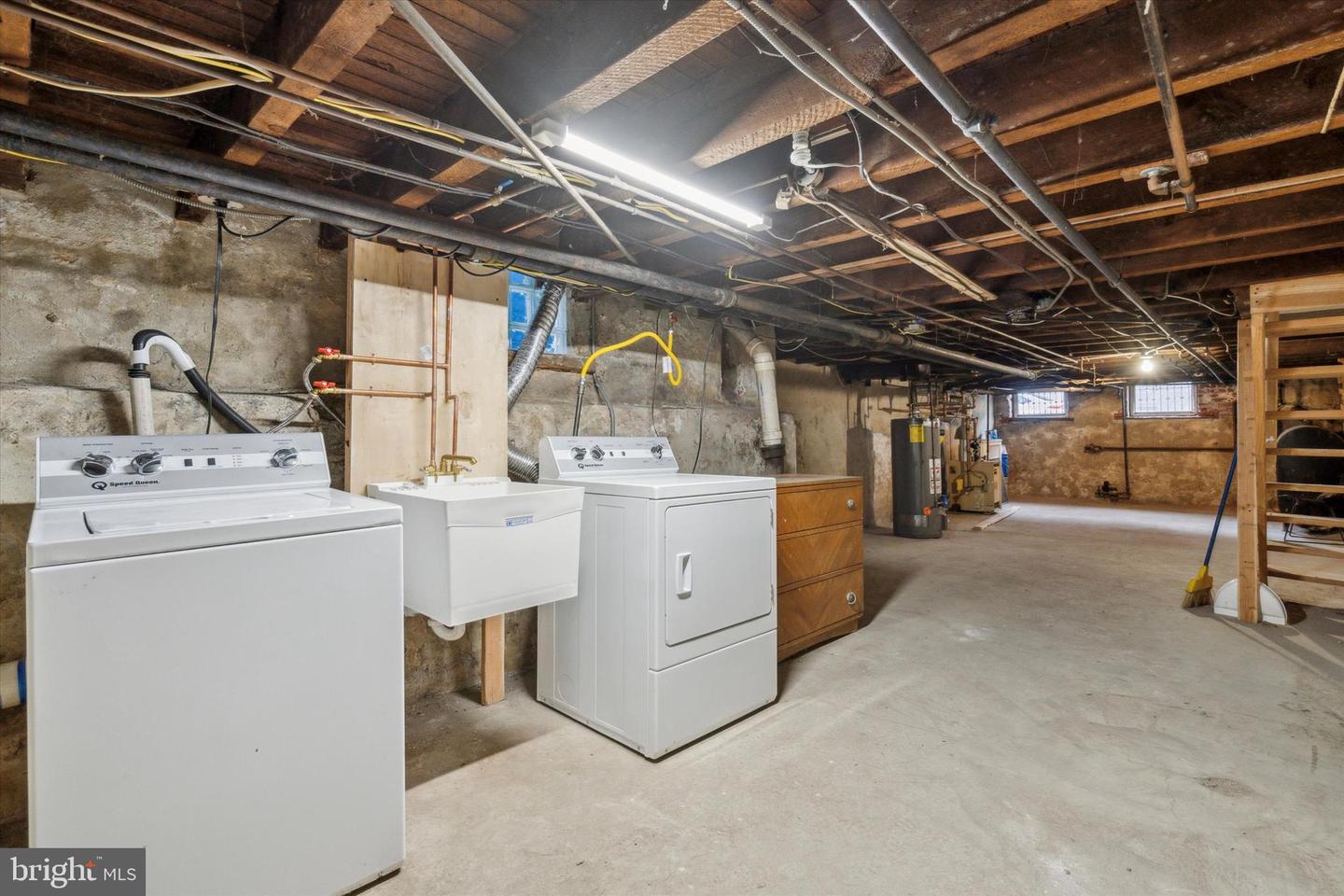 2432 E Hazzard St Property Photo 15
