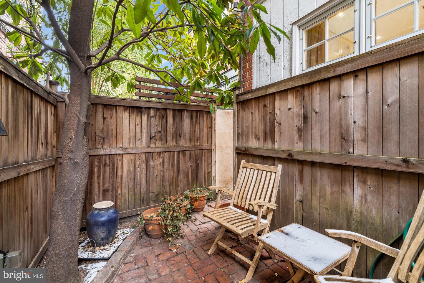 2131 Delancey Pl Property Photo 28