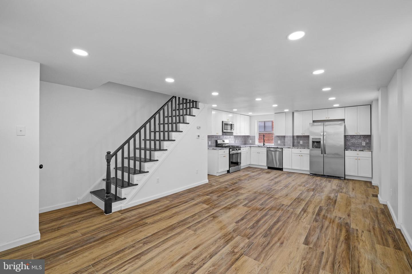 1942 Kennedy St Property Photo
