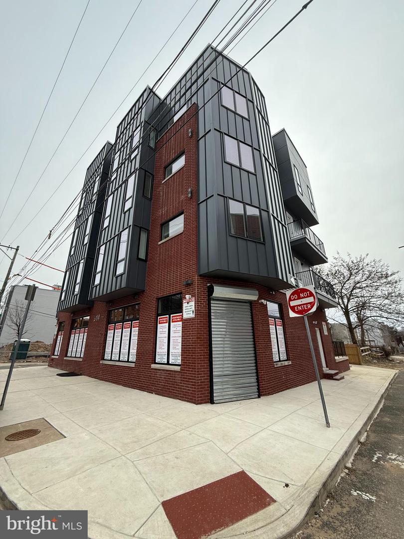 914-18 W Susquehanna Ave Property Photo 1
