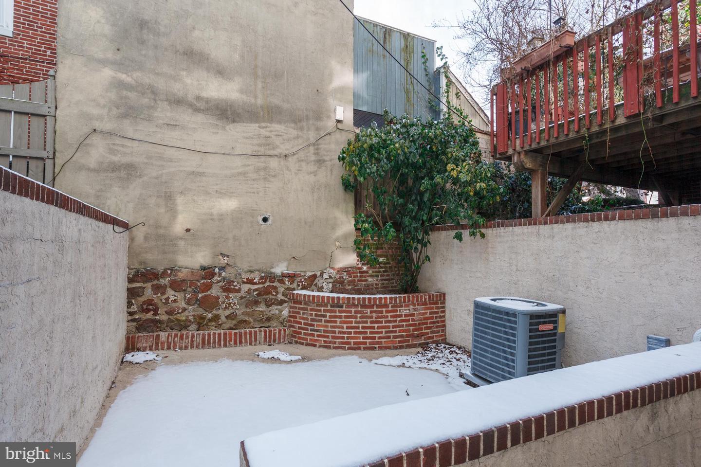 110 South St #a Property Photo 14