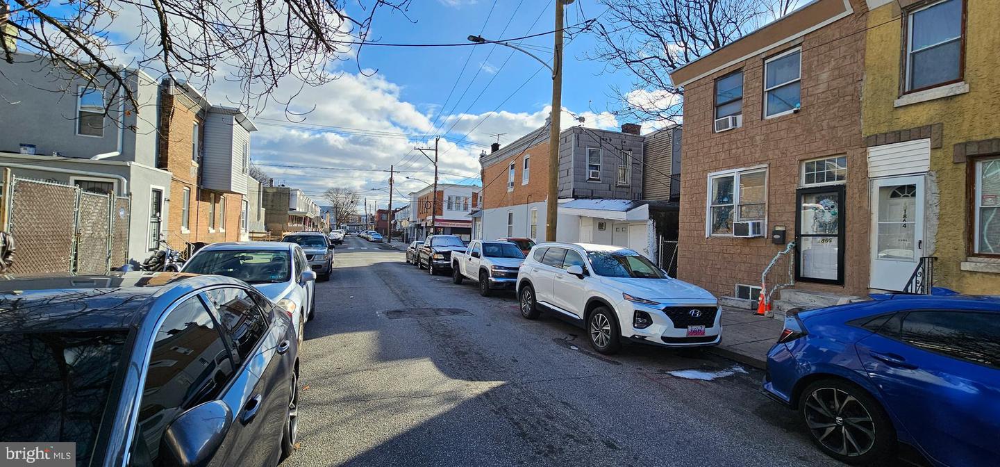 1866 E Wensley St Property Photo 4