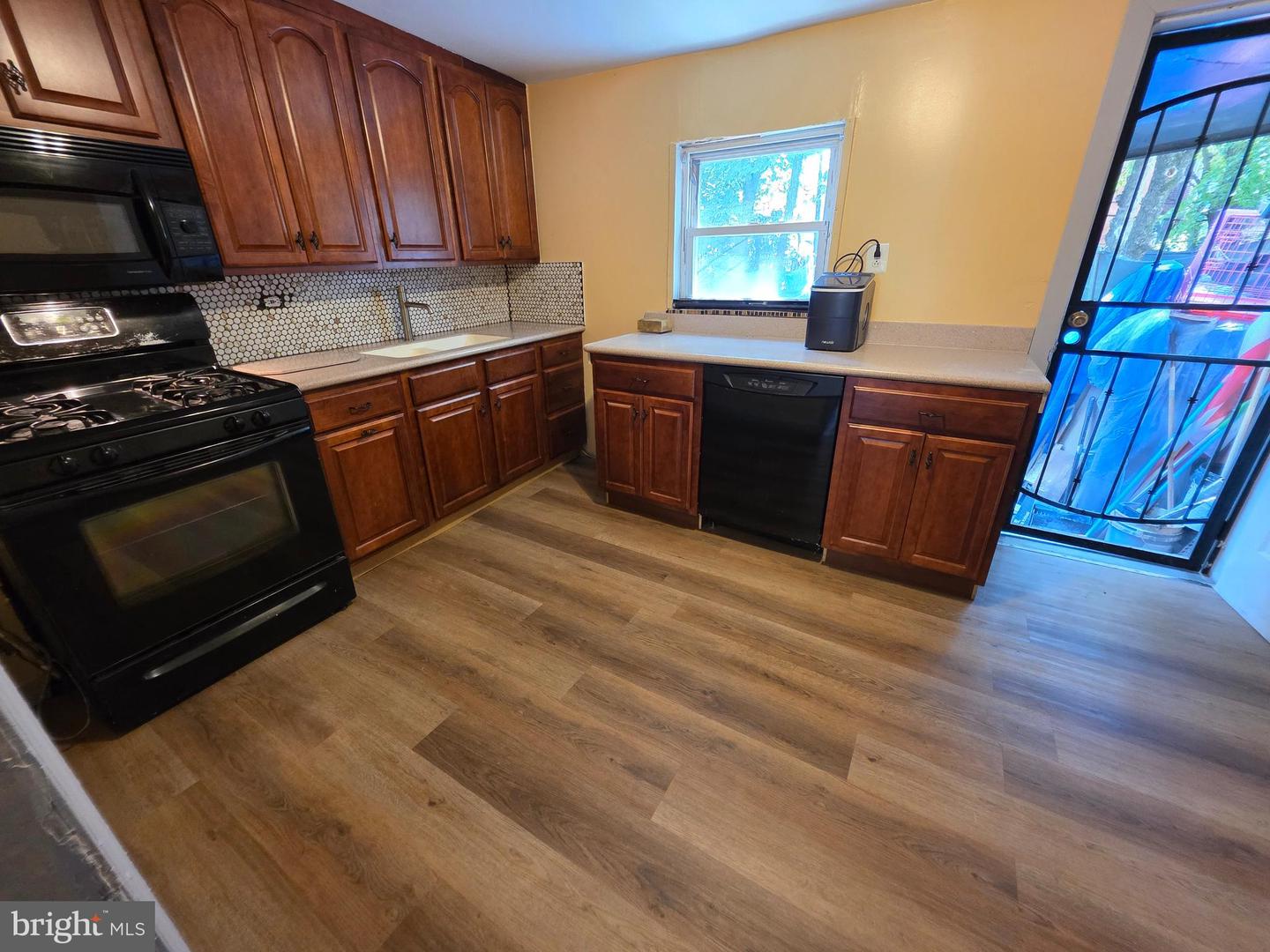 1866 E Wensley St Property Photo 15