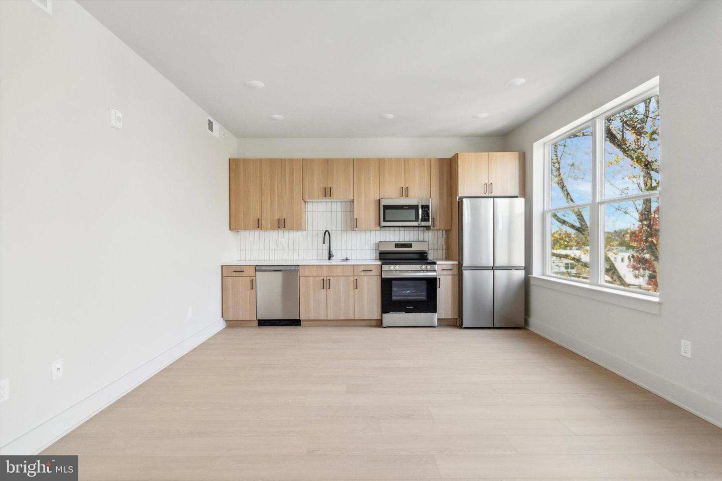 5521 Wayne Ave #201 Property Photo