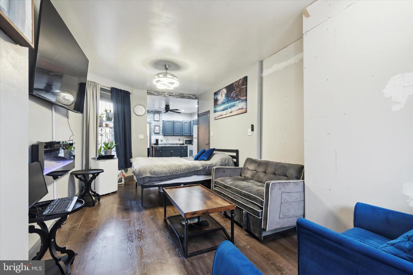 3252 Rorer St Property Photo 4