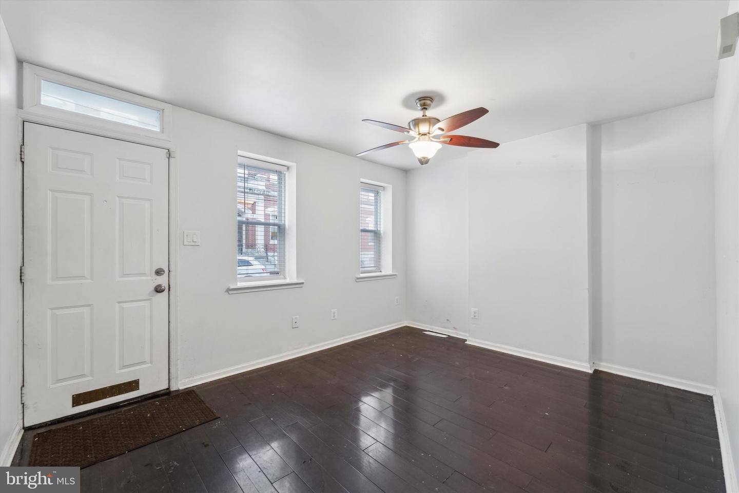 1745 W Thompson St Property Photo 2