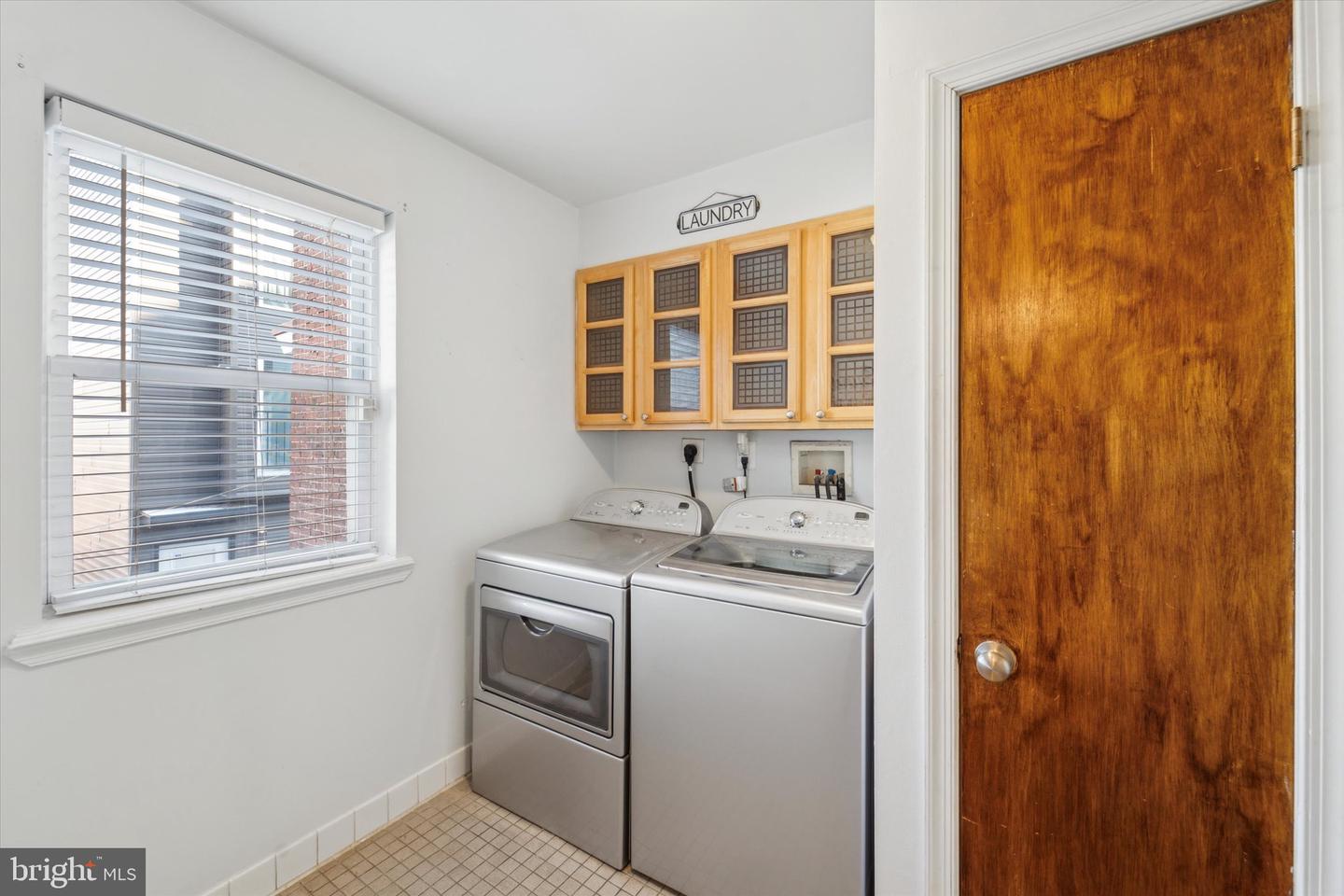 1745 W Thompson St Property Photo 10