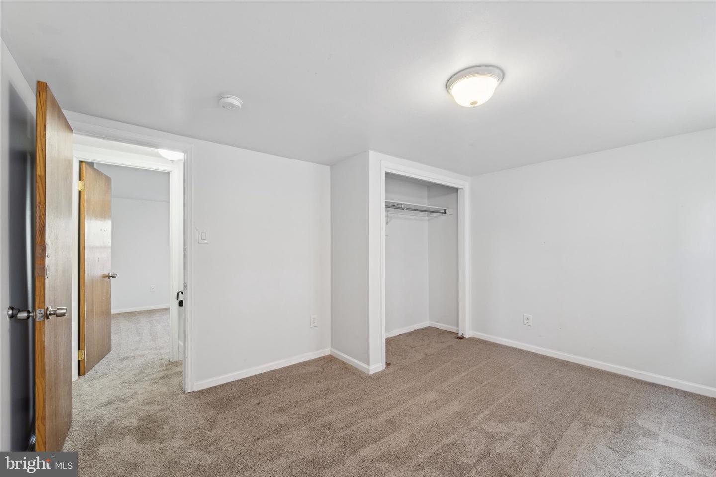 1745 W Thompson St Property Photo 11