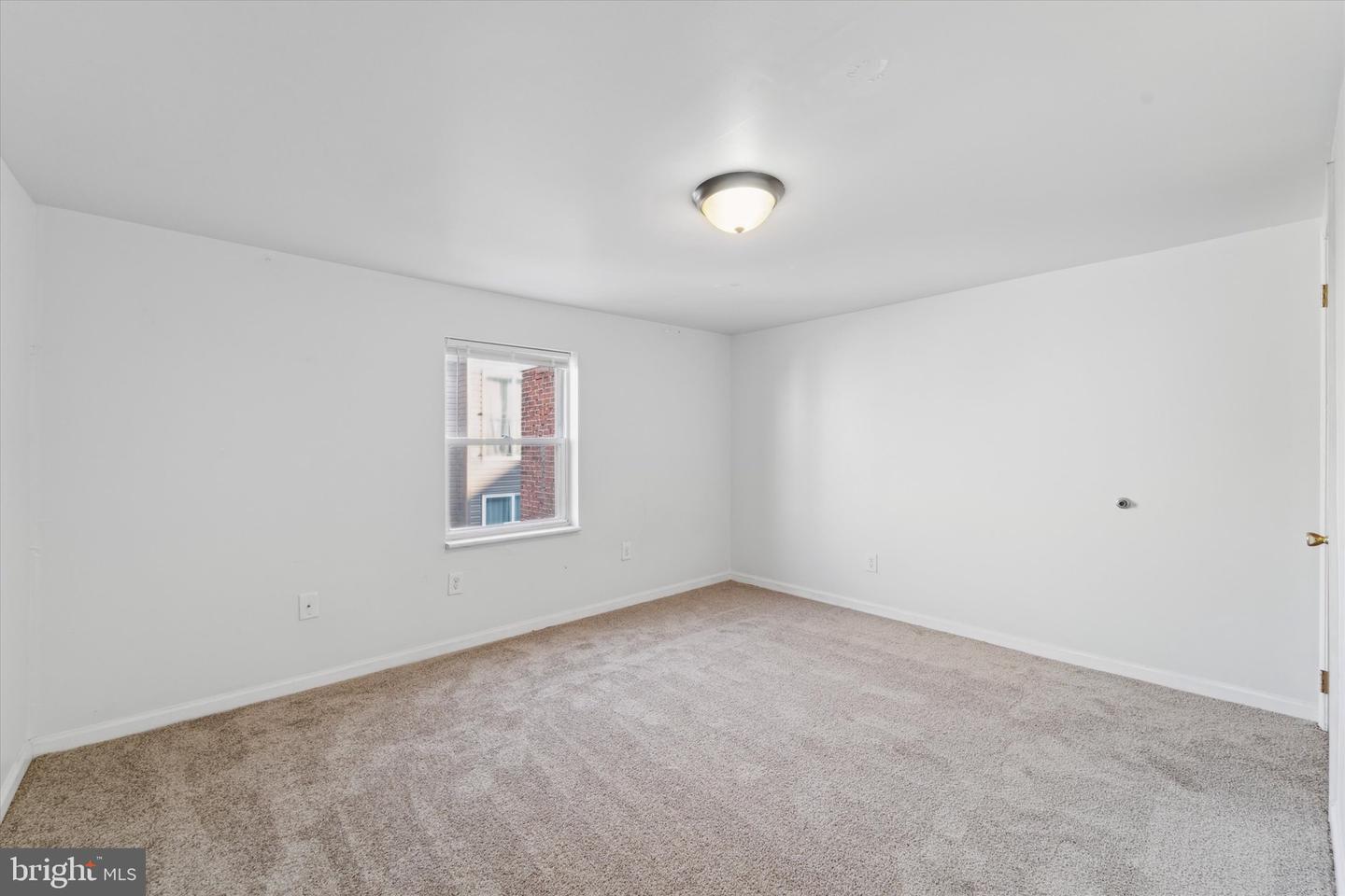 1745 W Thompson St Property Photo 13