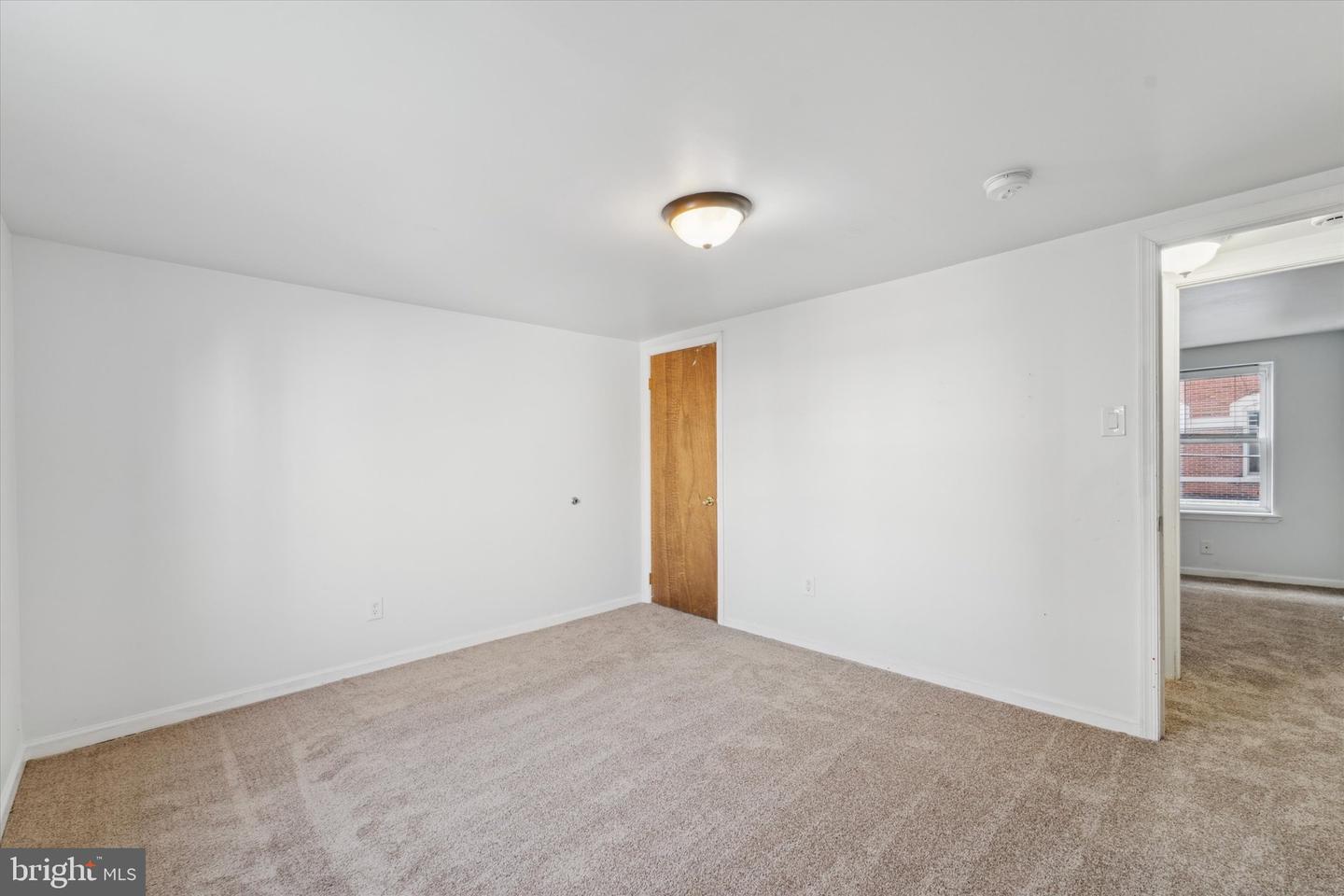 1745 W Thompson St Property Photo 14