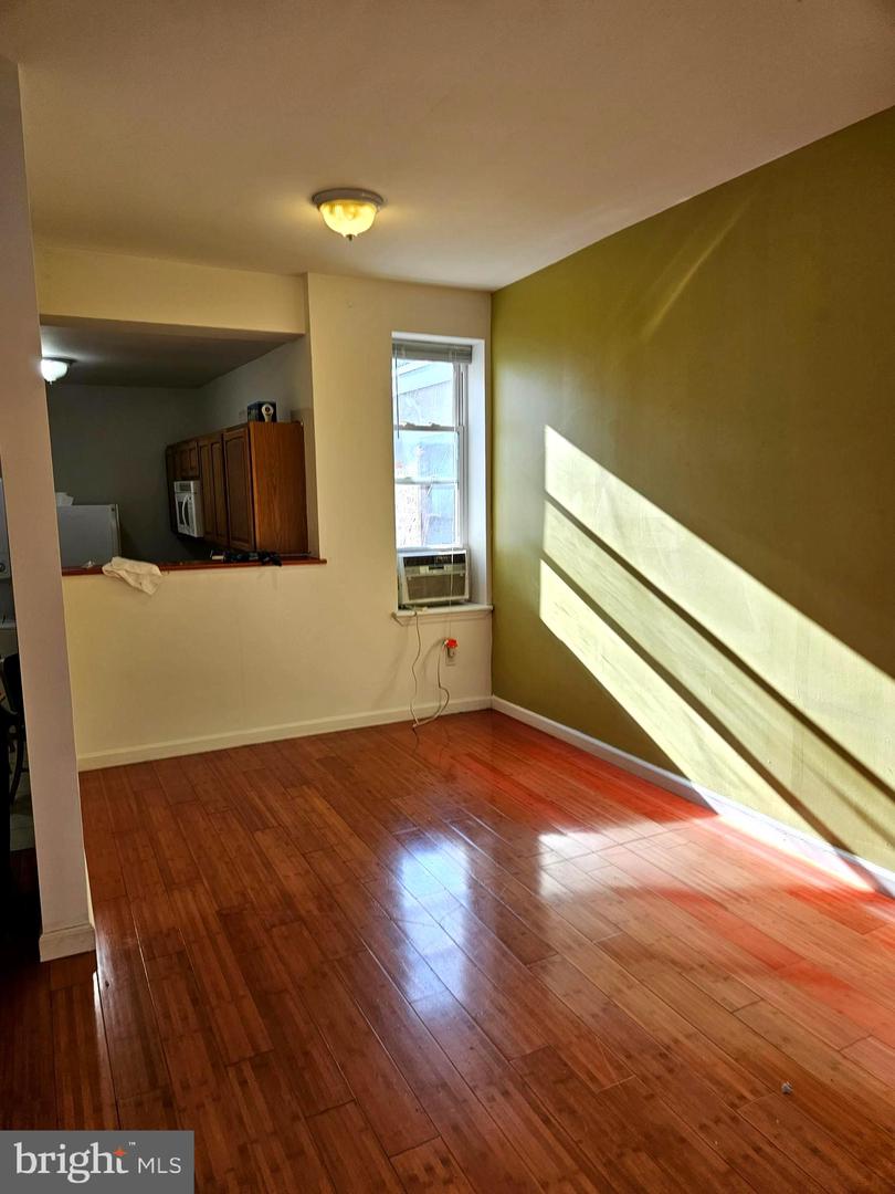 1726 N WILLINGTON ST Property Photo 1
