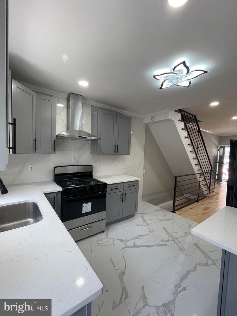 1804 Tree St Property Photo 1