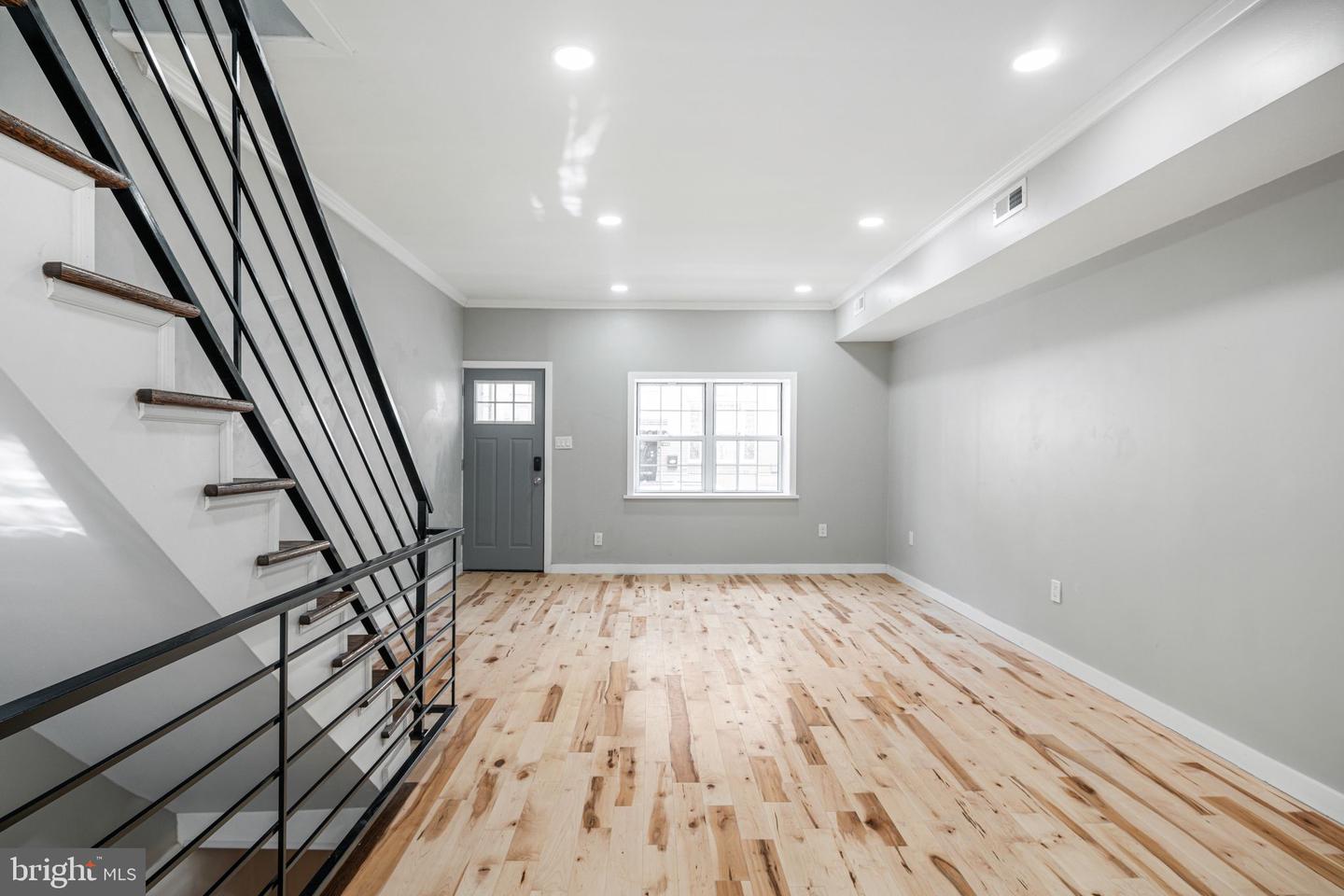 1804 Tree St Property Photo 6
