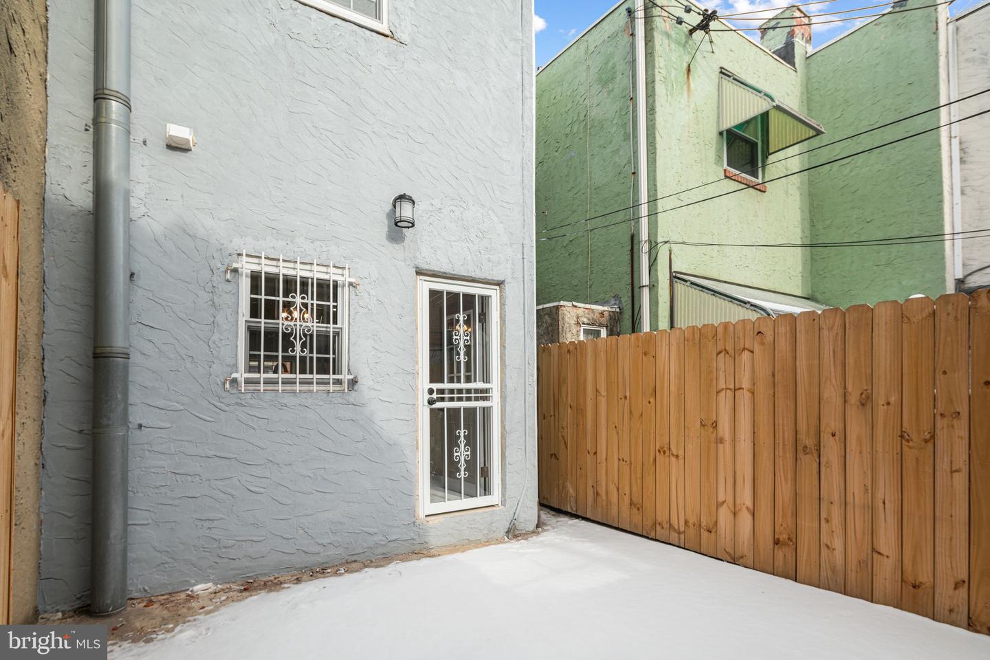 1804 Tree St Property Photo 18