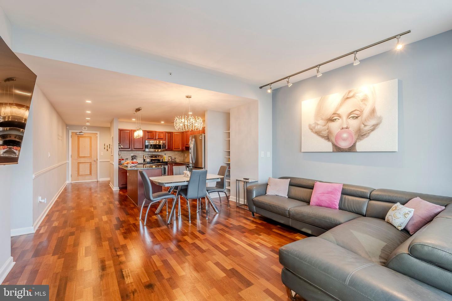 901 N Penn St #f407 Property Photo 13