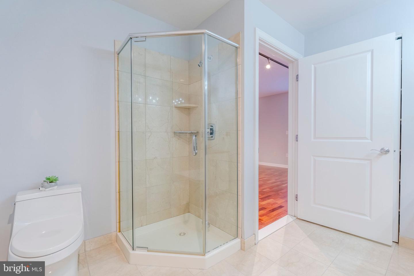 901 N Penn St #f407 Property Photo 23