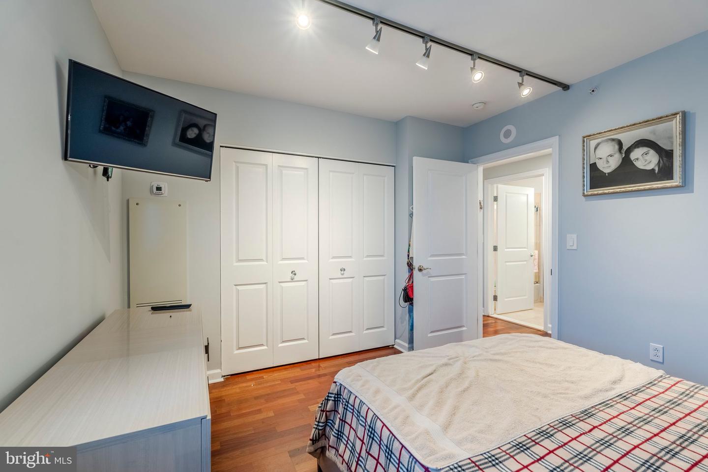 901 N Penn St #f407 Property Photo 25