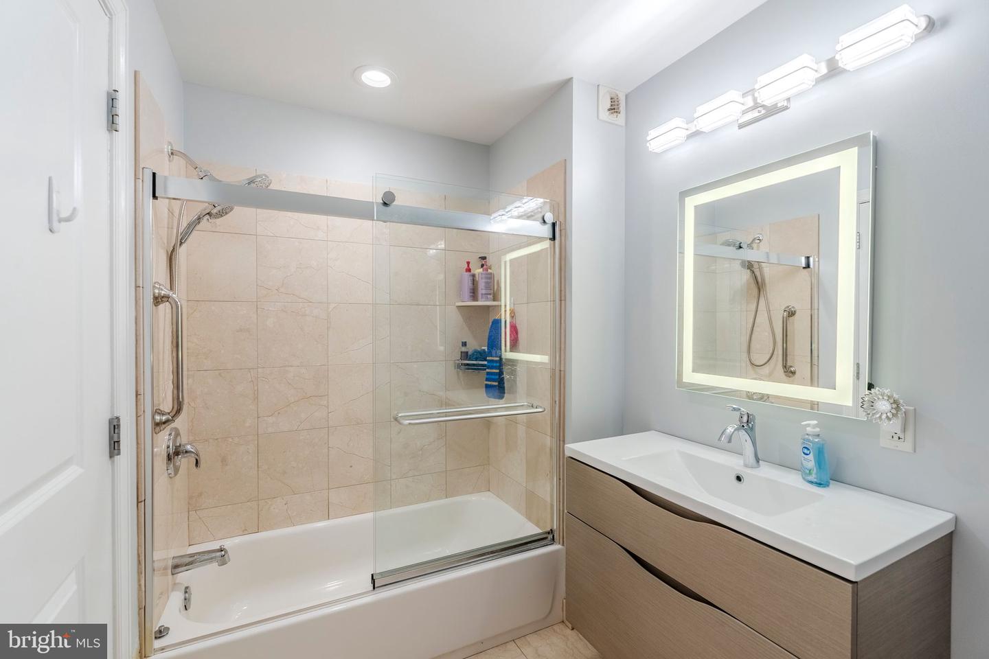 901 N Penn St #f407 Property Photo 26