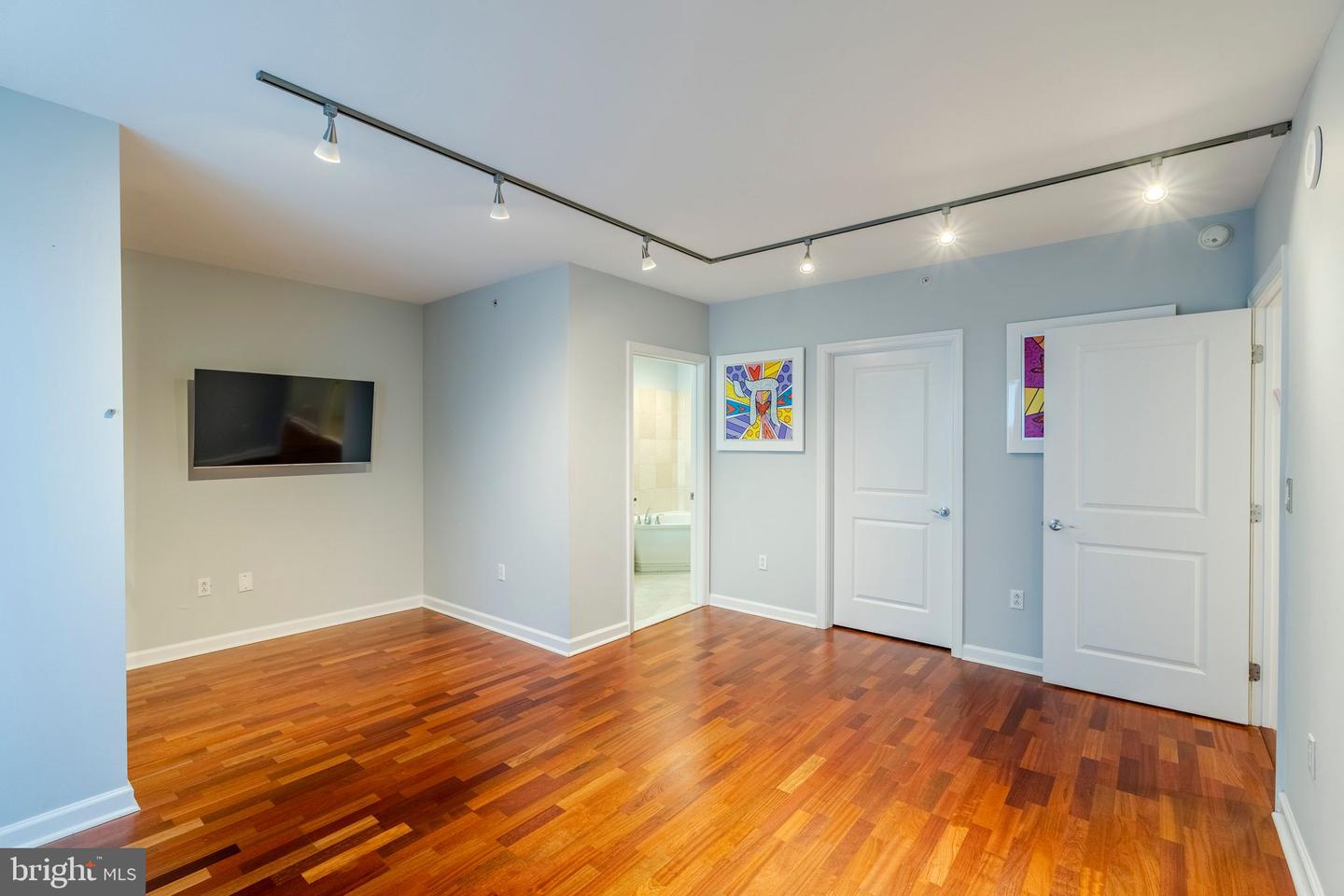 901 N Penn St #f407 Property Photo 27