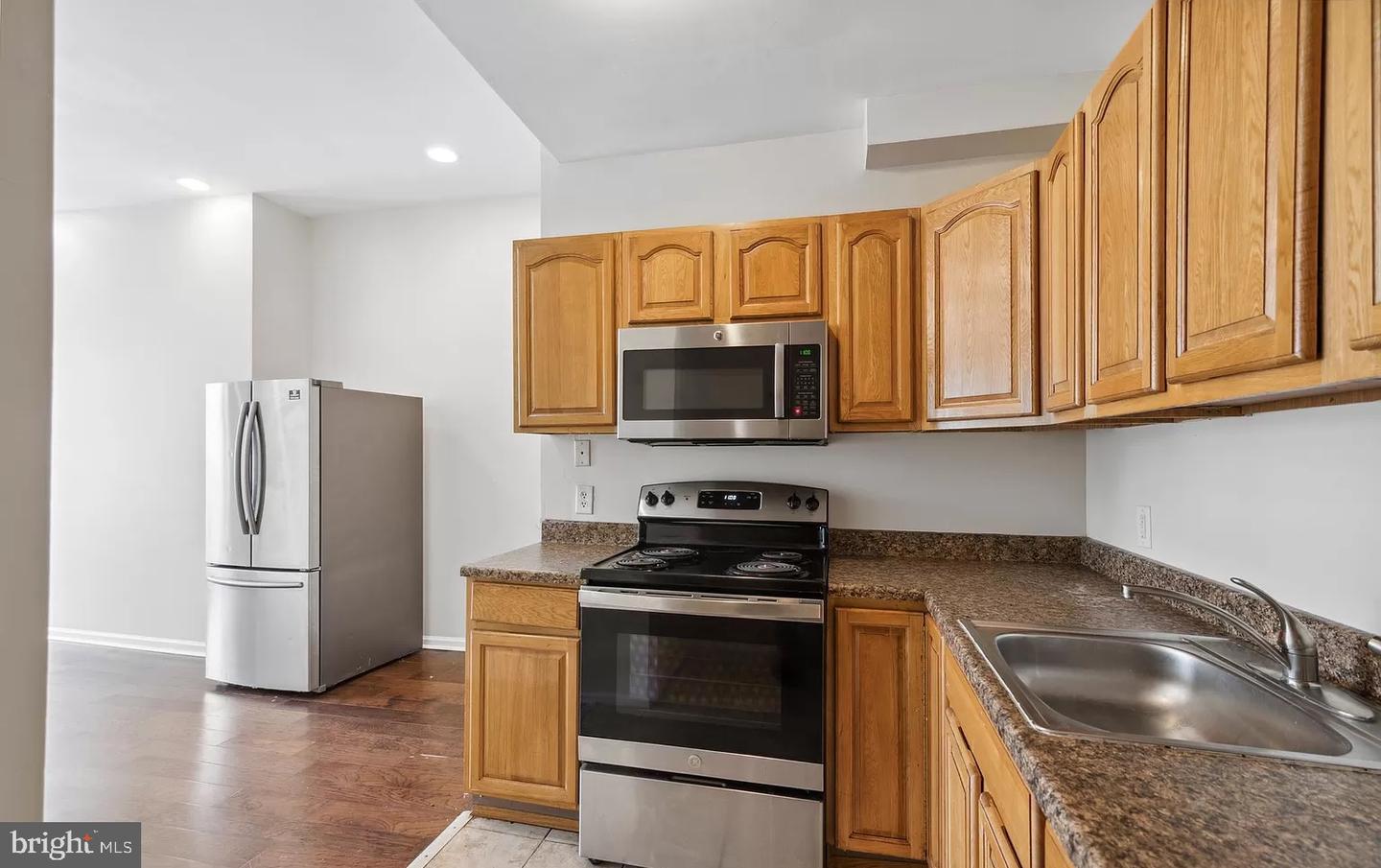 1621 W Montgomery Ave Property Photo 3