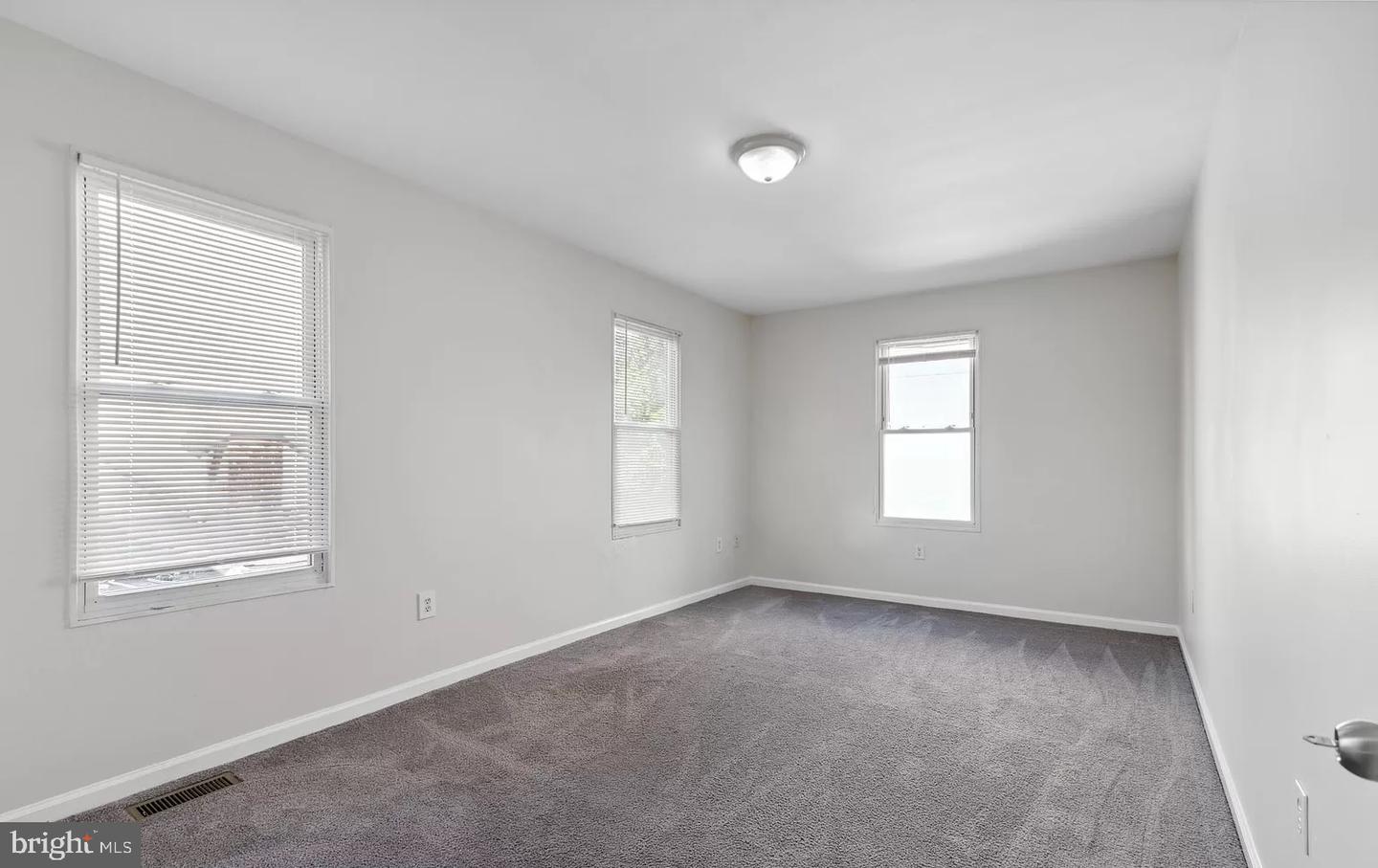 1621 W Montgomery Ave Property Photo 10