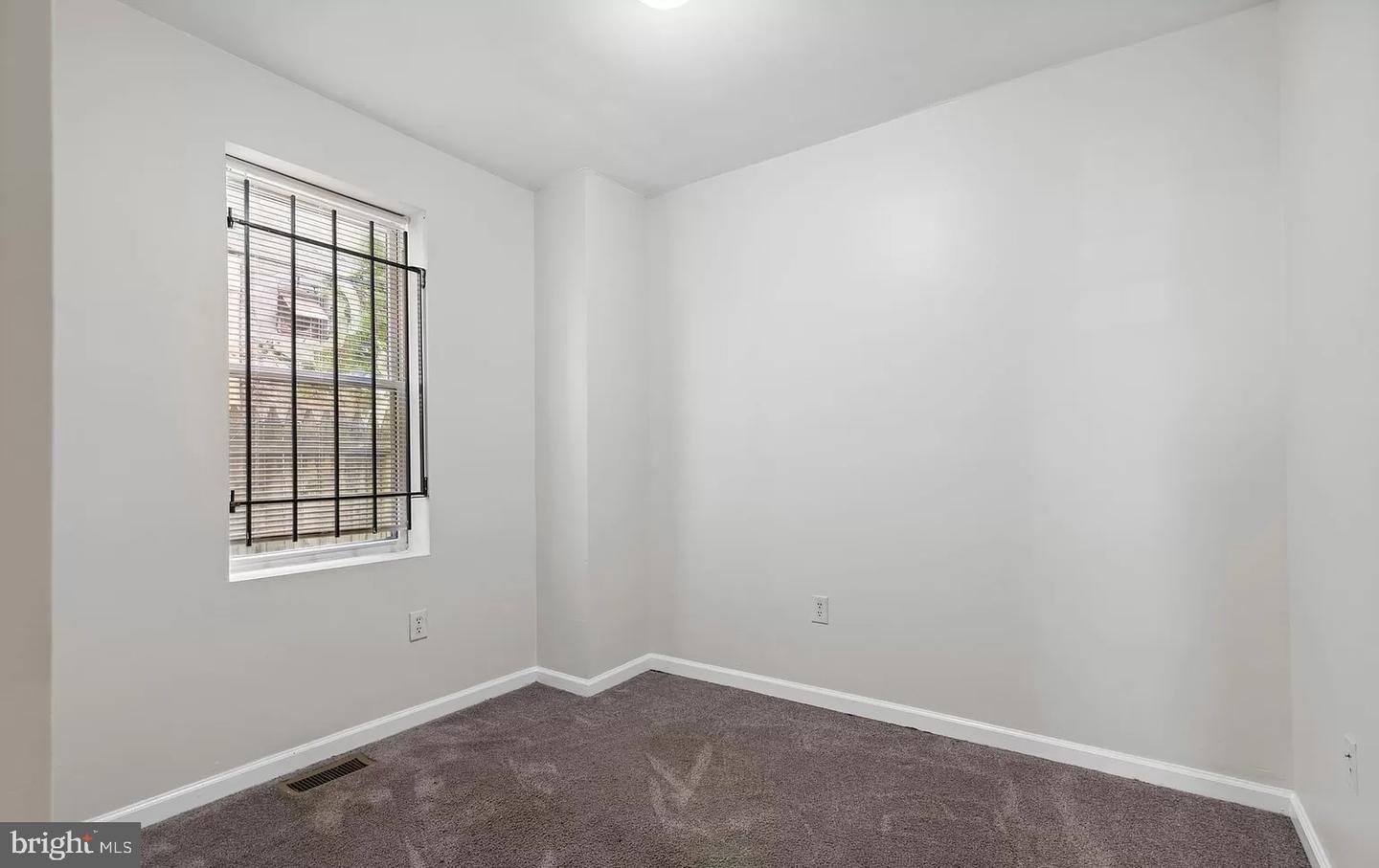 1621 W Montgomery Ave Property Photo 20