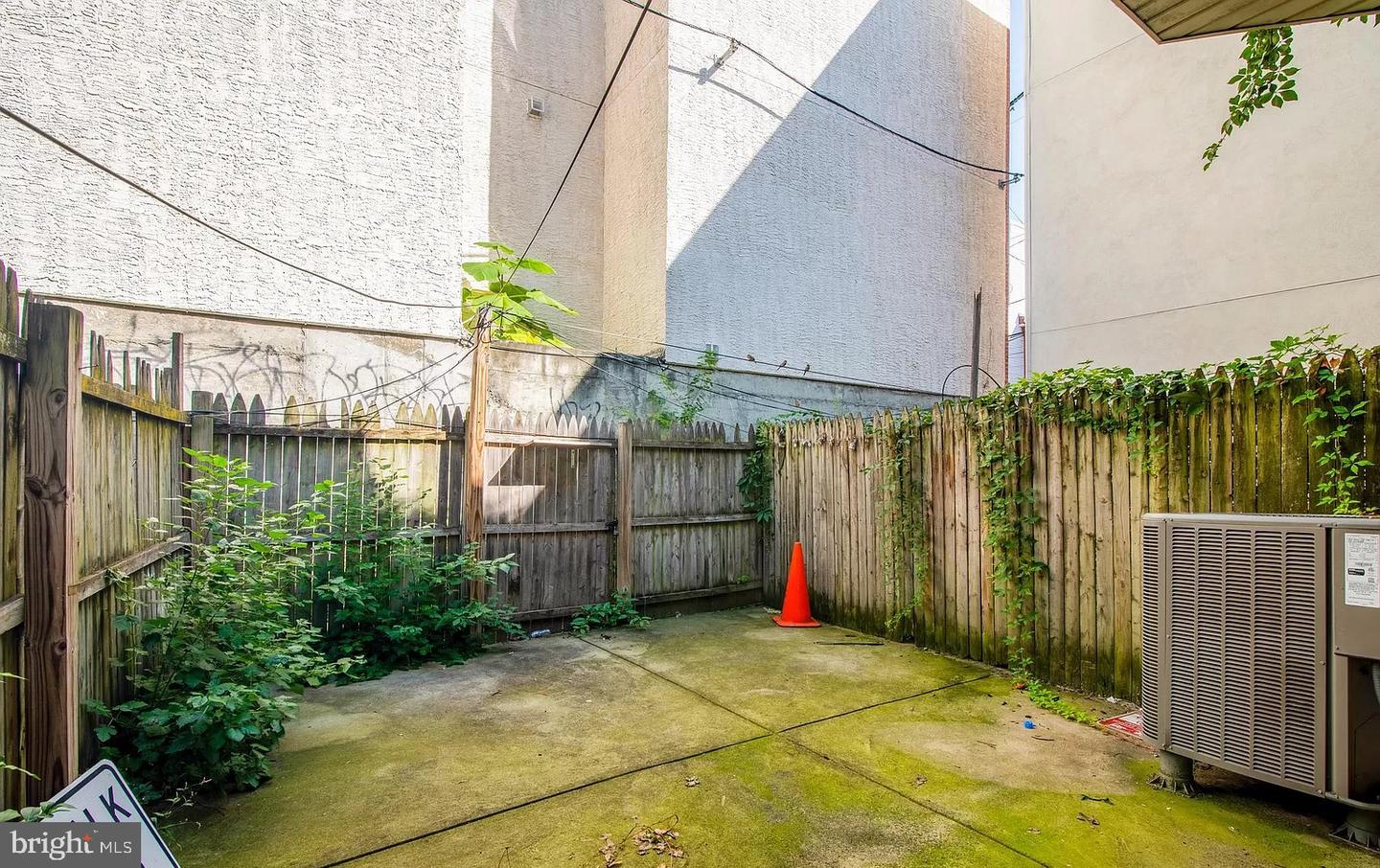 1621 W Montgomery Ave Property Photo 25