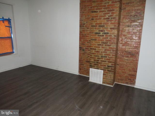 823 N Hutton St Property Photo 2