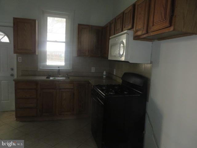 823 N Hutton St Property Photo 5