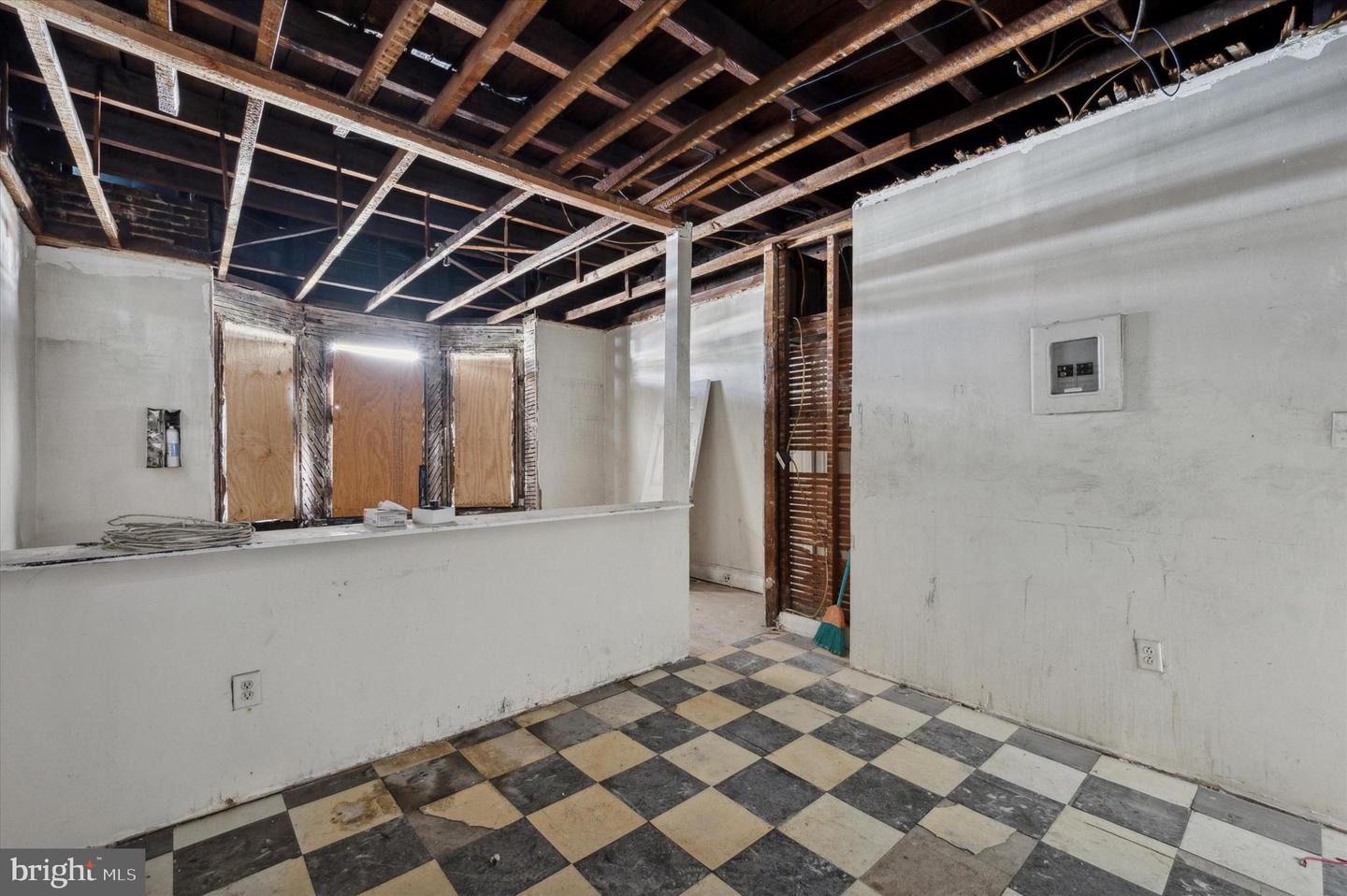 6028 Lansdowne Ave Property Photo 7