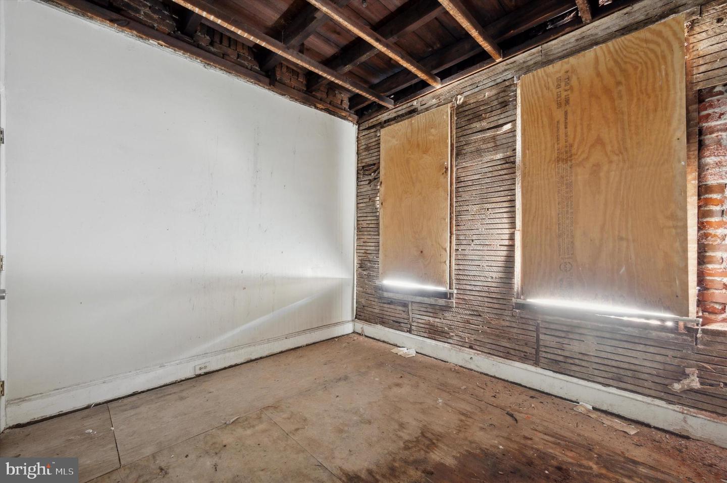 6028 Lansdowne Ave Property Photo 9