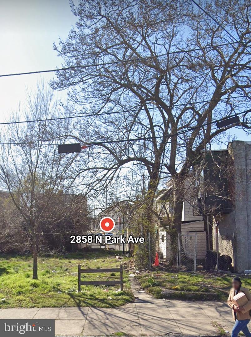 2858 N Park Ave Property Photo