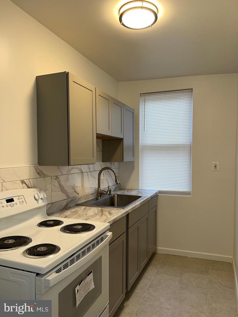 193 W Luray St Property Photo