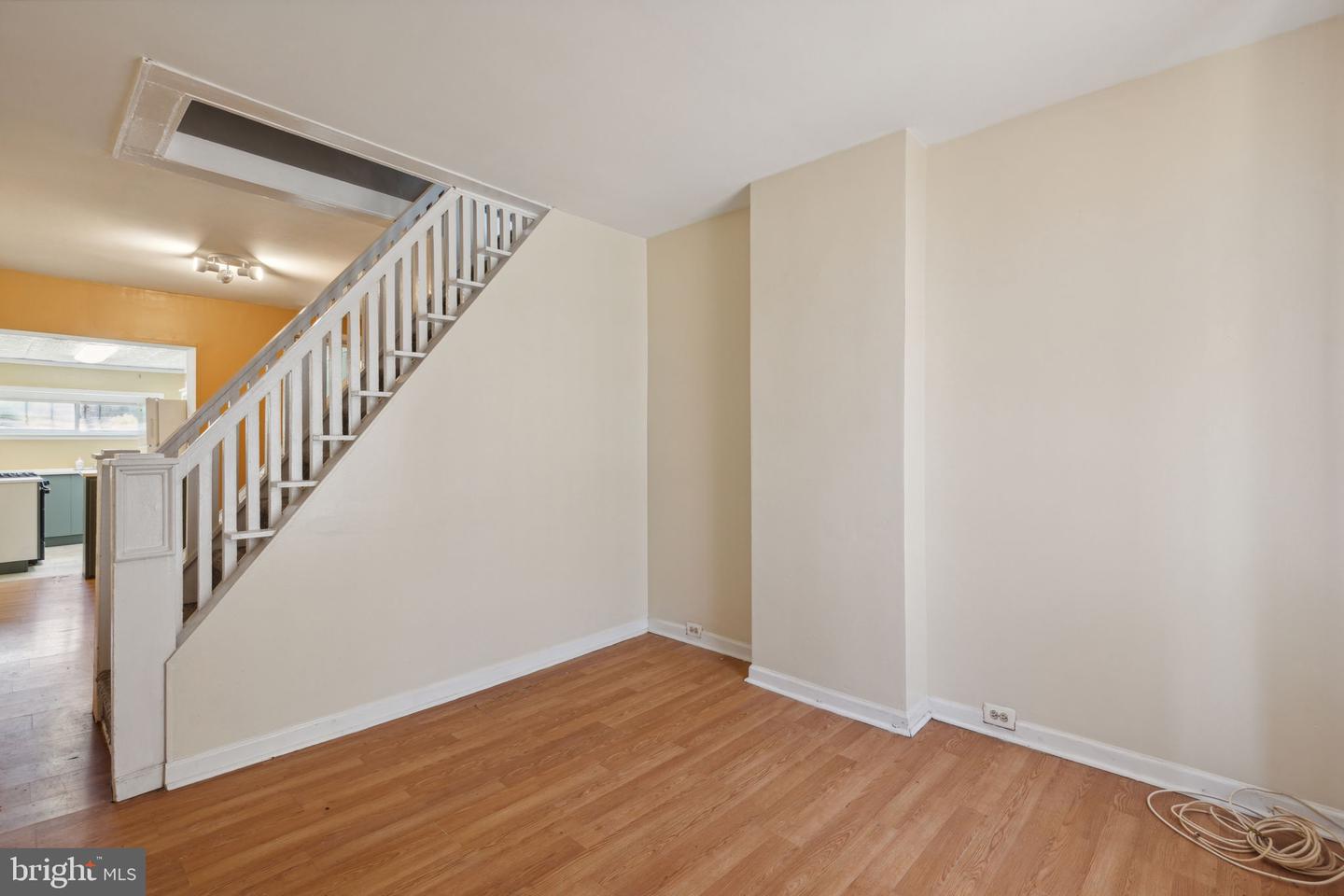 2651-1/2 Martha St Property Photo 3
