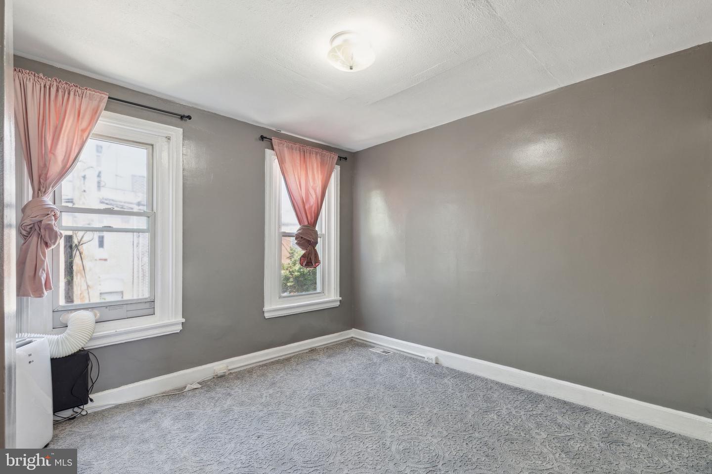 2651-1/2 Martha St Property Photo 15