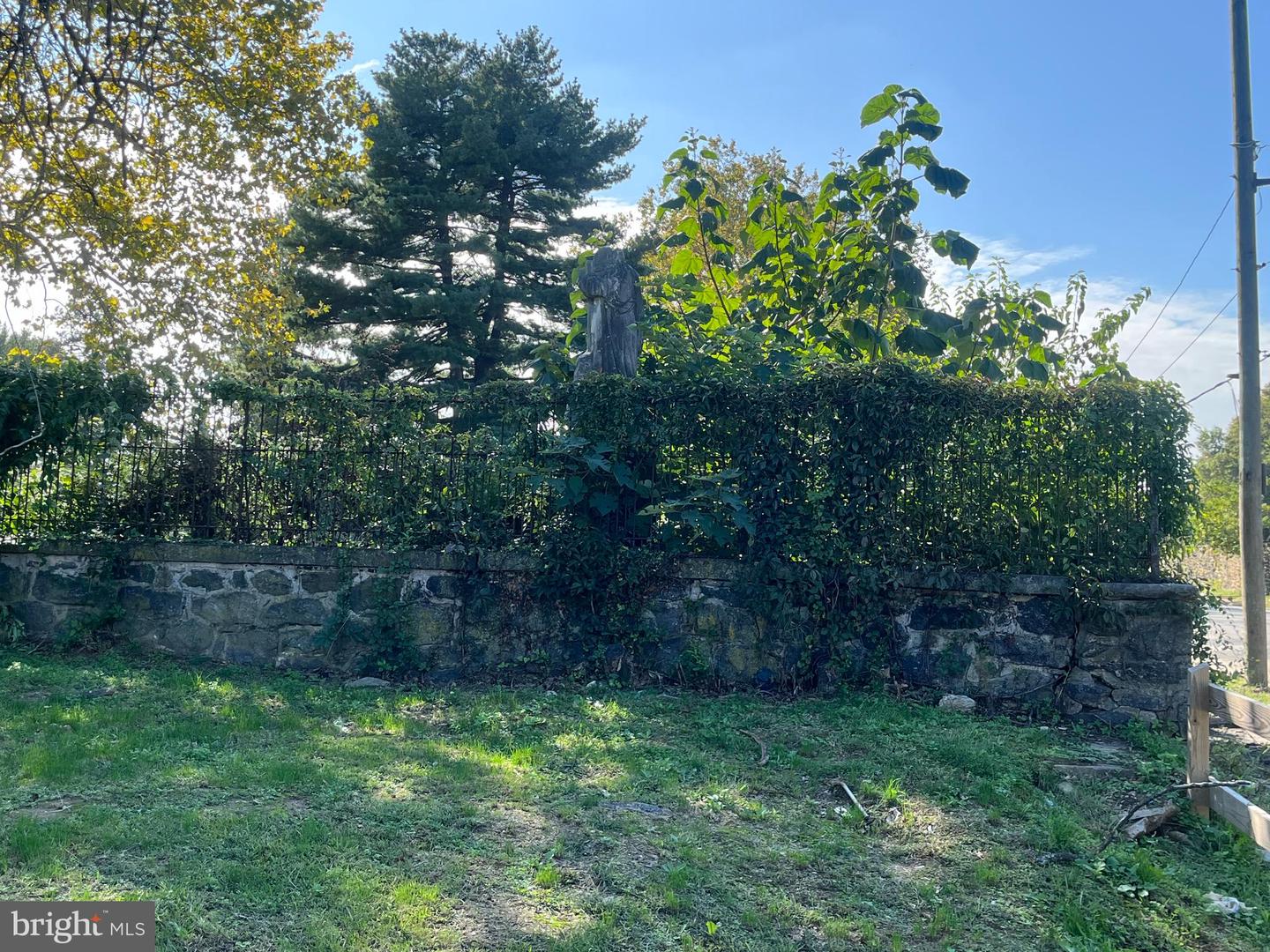 960 N FARSON ST Property Photo 1