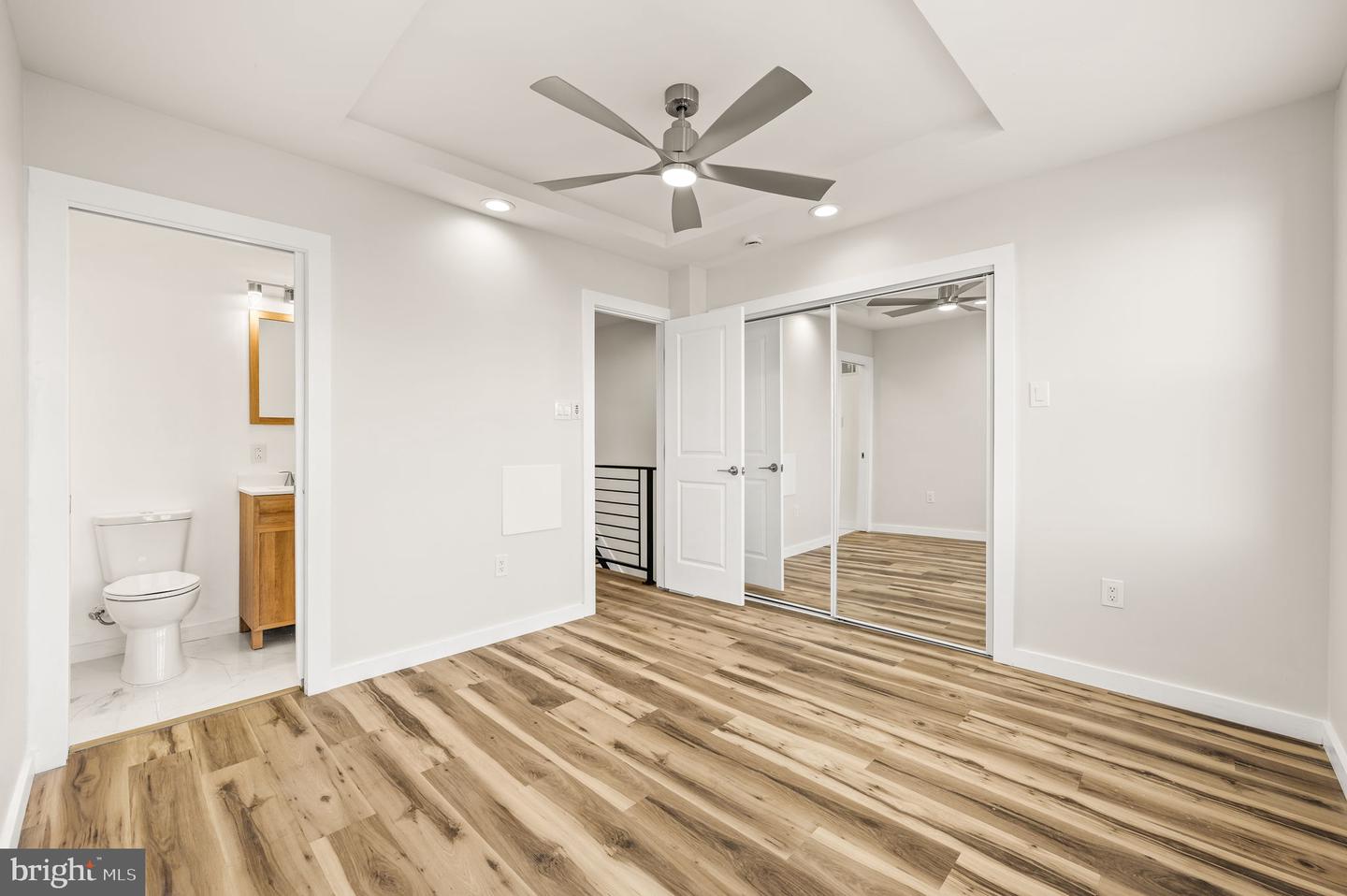 5762 Dunlap St Property Photo 12