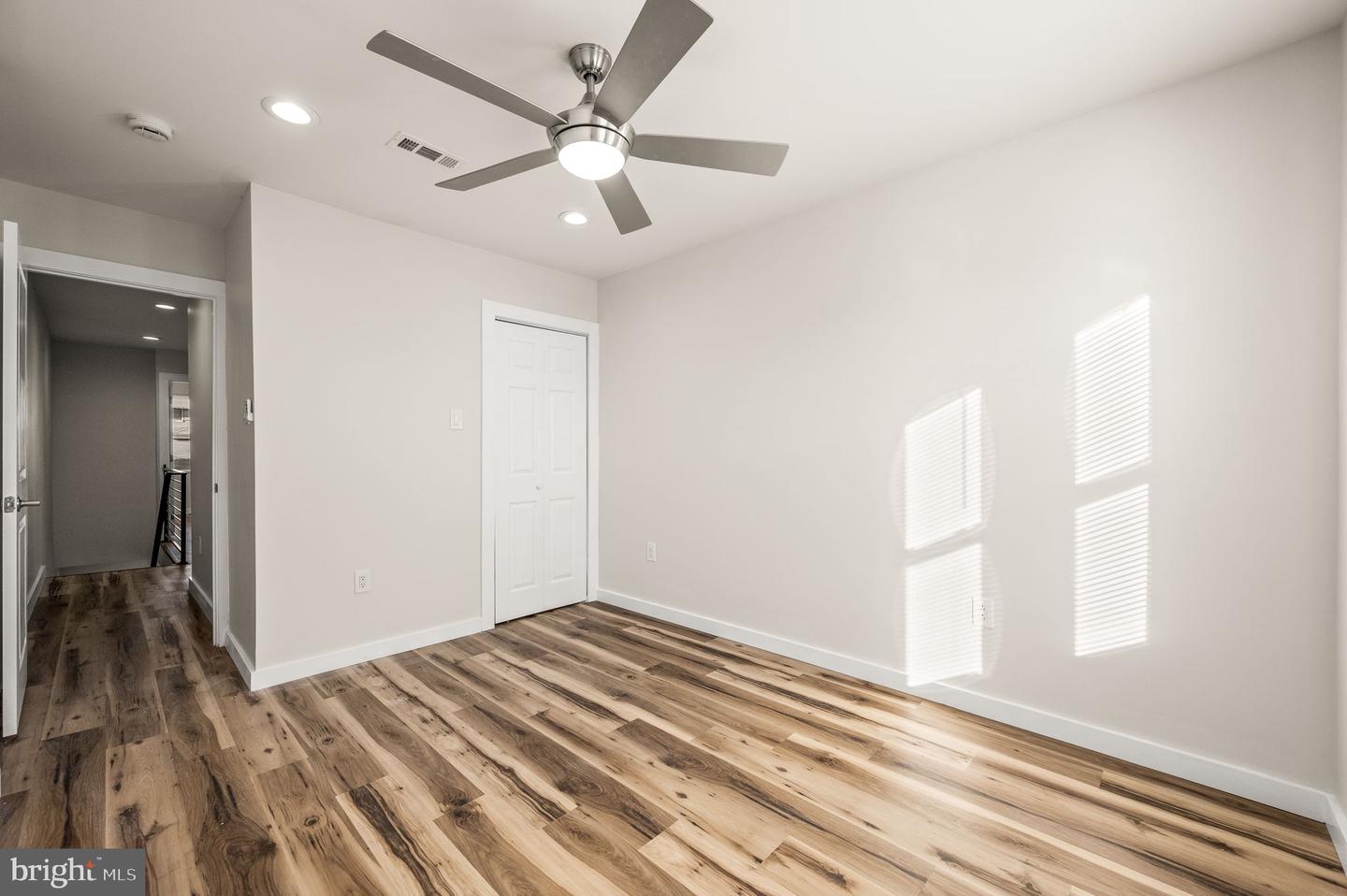 5762 Dunlap St Property Photo 15