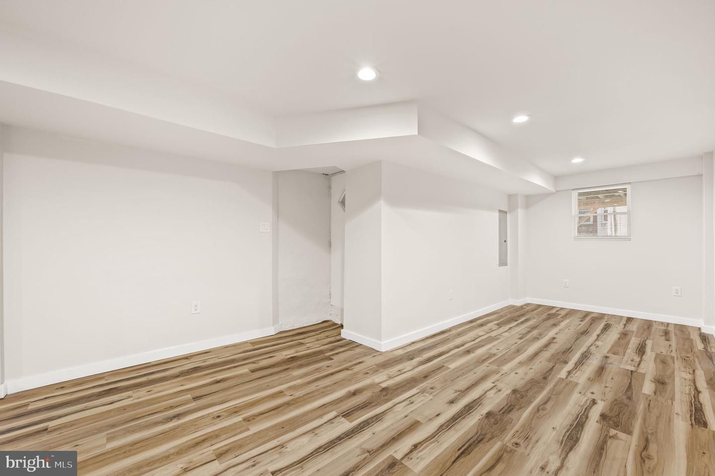 5762 Dunlap St Property Photo 19