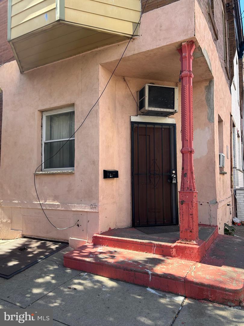 1526 Mifflin St Property Photo