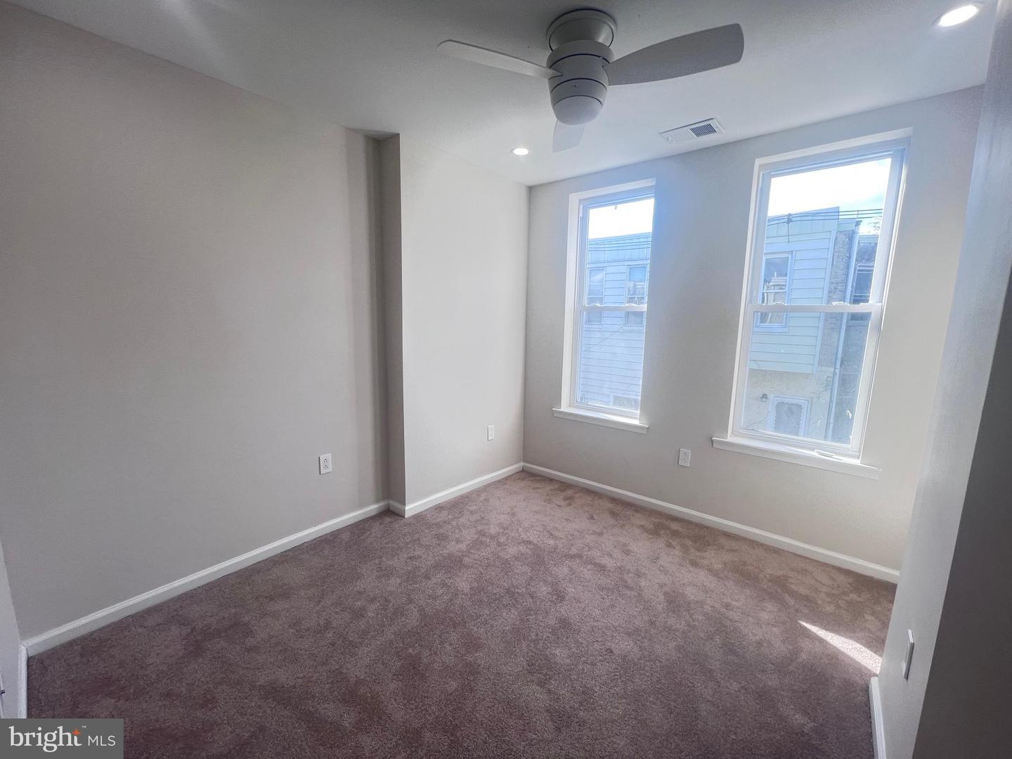 232 S Edgewood St Property Photo 27