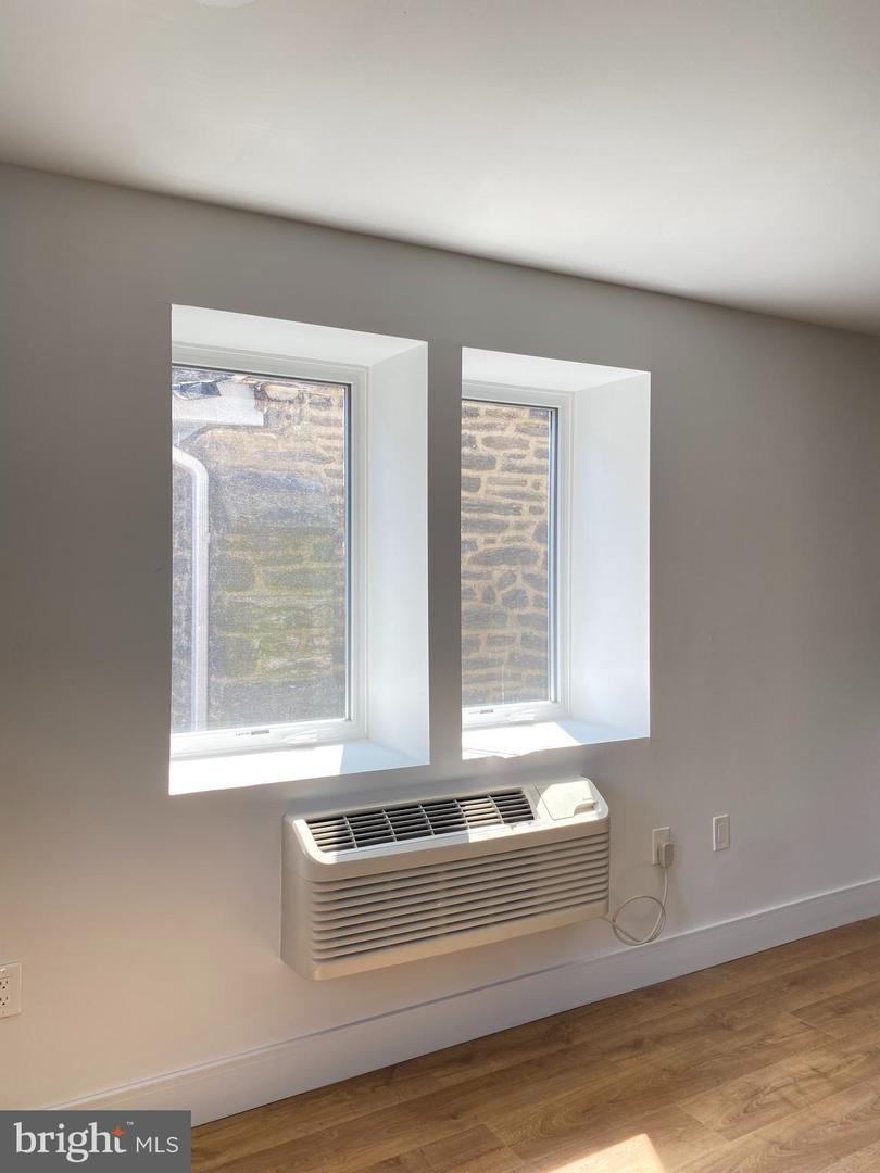 6400 Haverford Ave #17 Property Photo 4