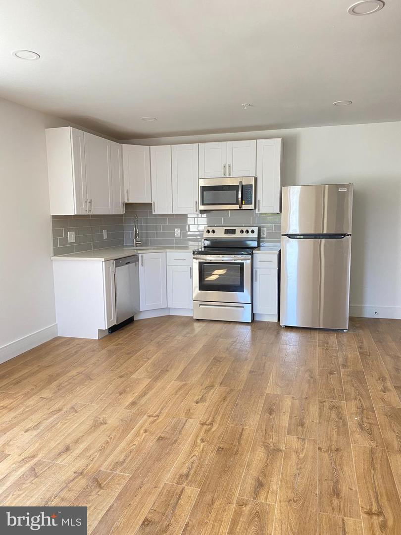 6400 Haverford Ave #17 Property Photo 6