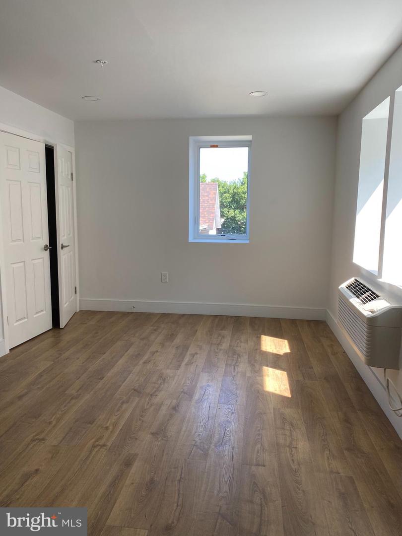 6400 Haverford Ave #17 Property Photo 8