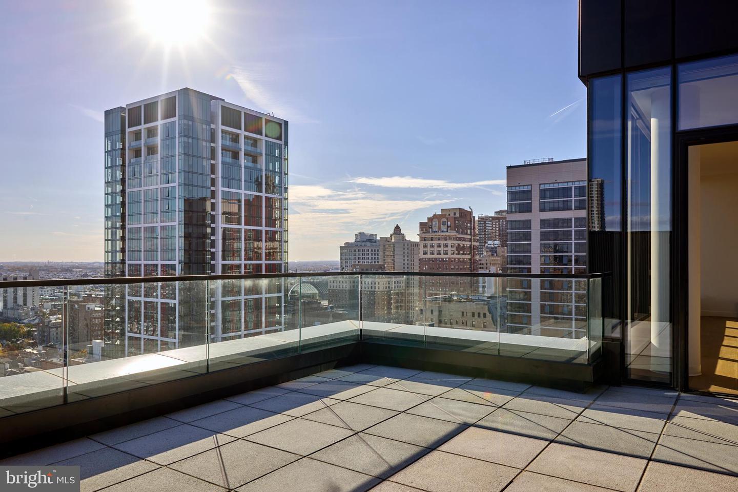 1134 Sansom St #2b-1820 Property Photo 3